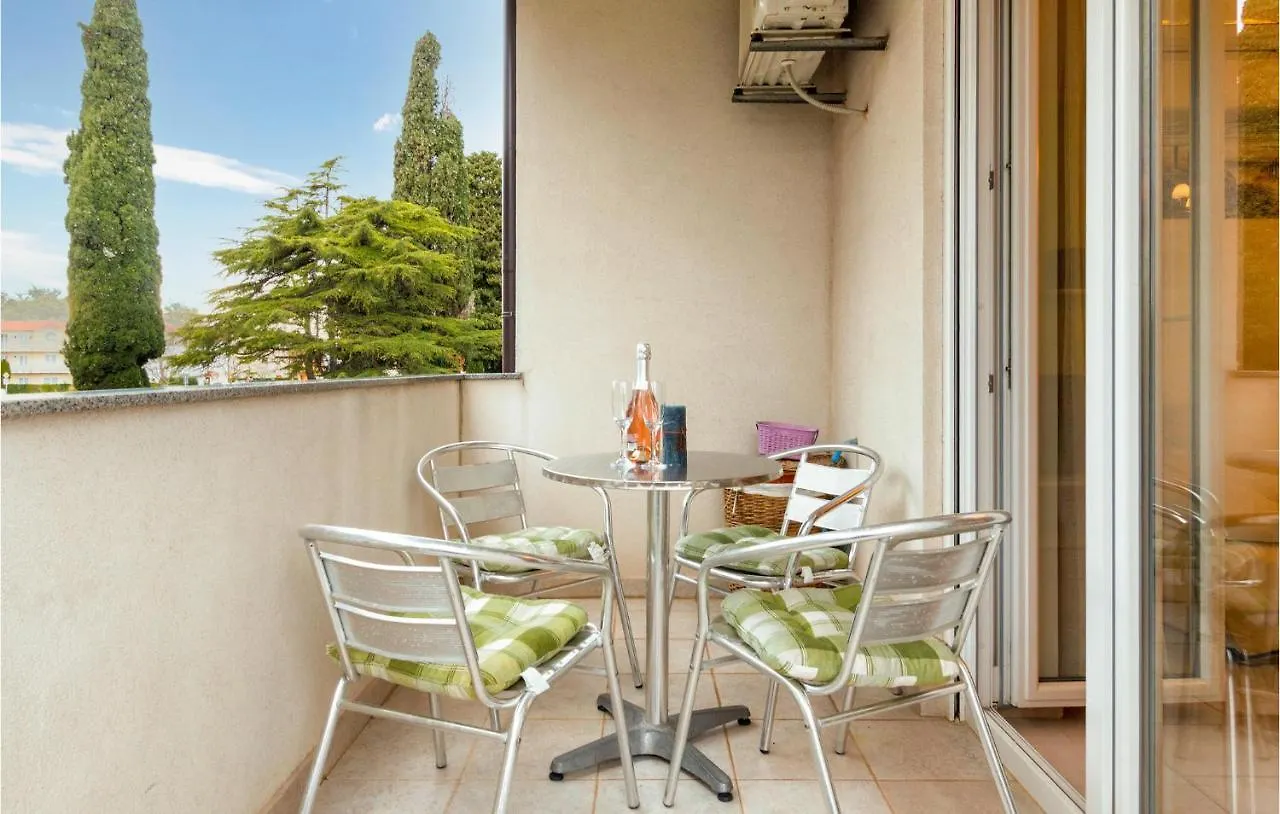 Beautiful Apartment In Fazana With Wifi