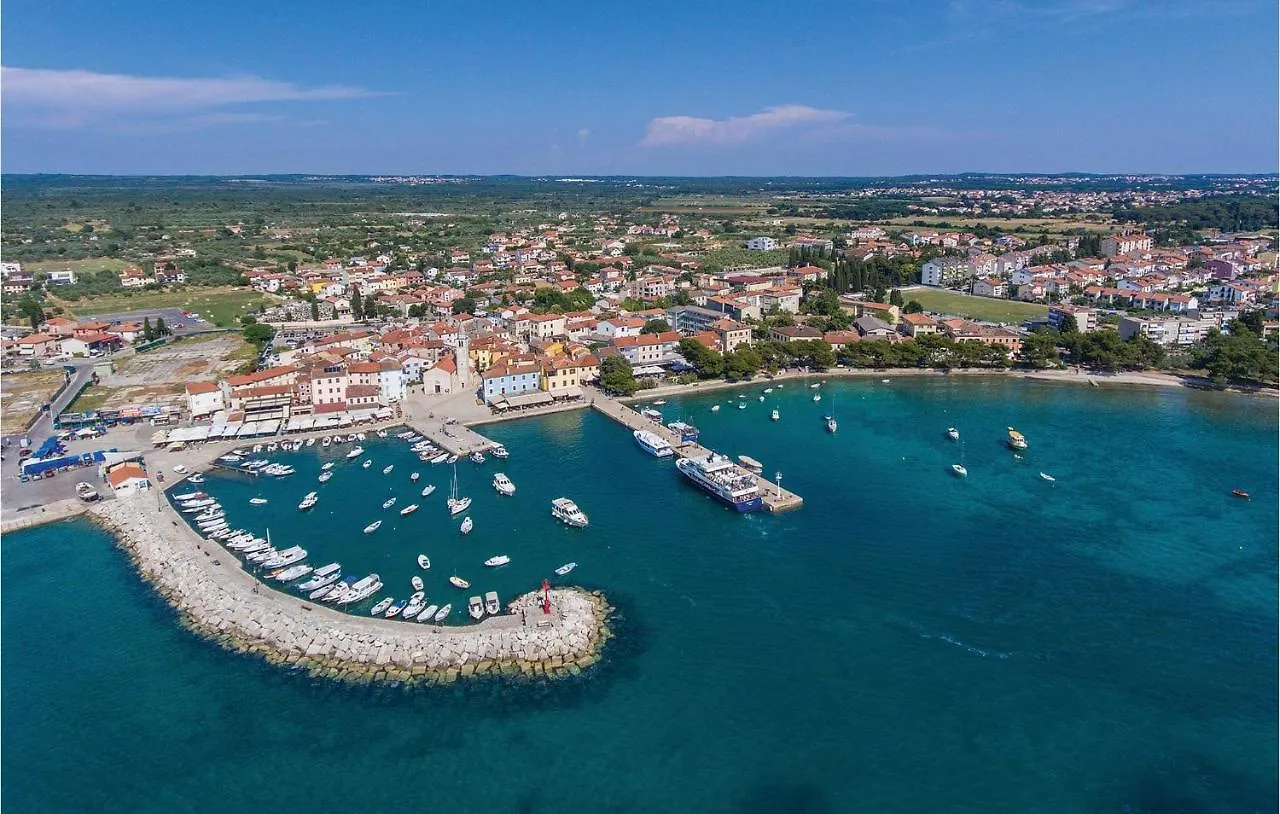 Beautiful Apartment In Fazana With Wifi 0*,  Croatia