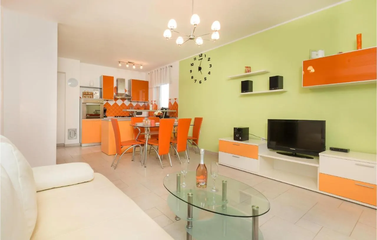 Beautiful Apartment In Fazana With Wifi Croacia