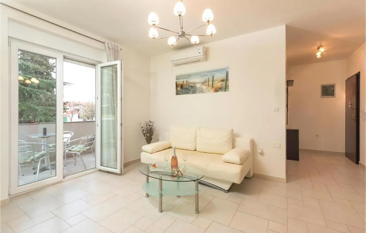Beautiful Apartment In Fazana With Wifi